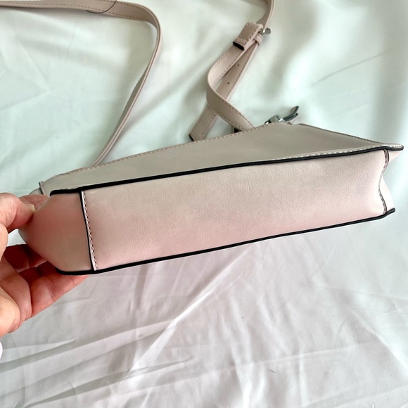 Nine West Prosper Mini Cameo Pink Triple Gusset Crossbody Handbag NEW Retail $69 - Picture 7 of 13